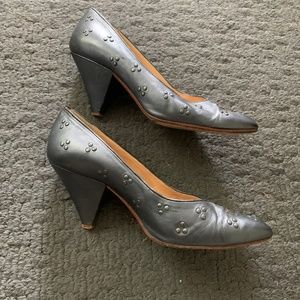 VINTAGE MAUD FRIZON PARIS PUMPS with Studs GRAY METALLIC size 8